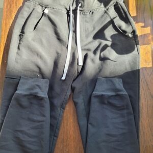 FIGS Black Scrub SET with Joggers & Top